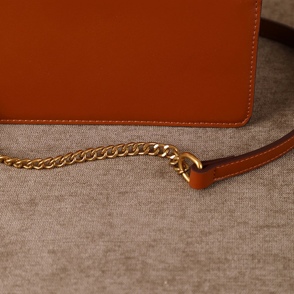 Light luxury women's bag 2026 new high-end color contrast single shoulder underarm bag designer fashionable crossbody small squa